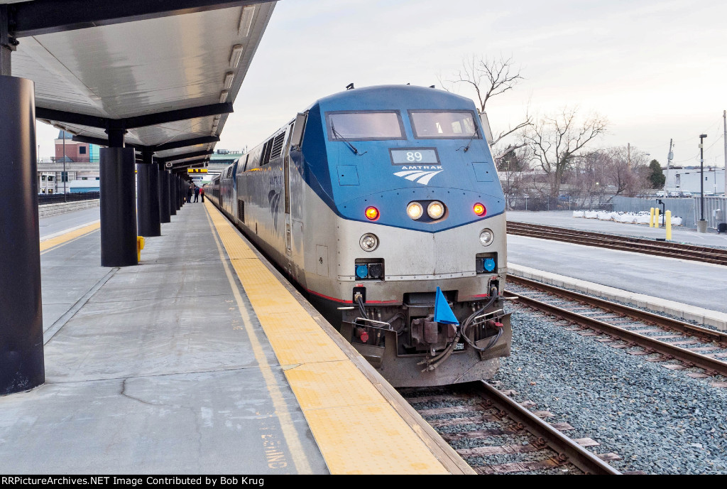 AMTK 89 on the point of the Lake Shore Limited just prior to departure from Albany-Rensselaer Station